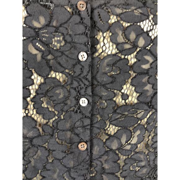 Club Monaco Black Lace Cropped Top scalloped hems back button closing size small - Picture 9 of 12